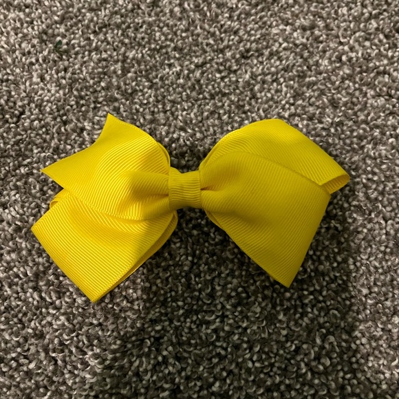 Two bows - Picture 3 of 4